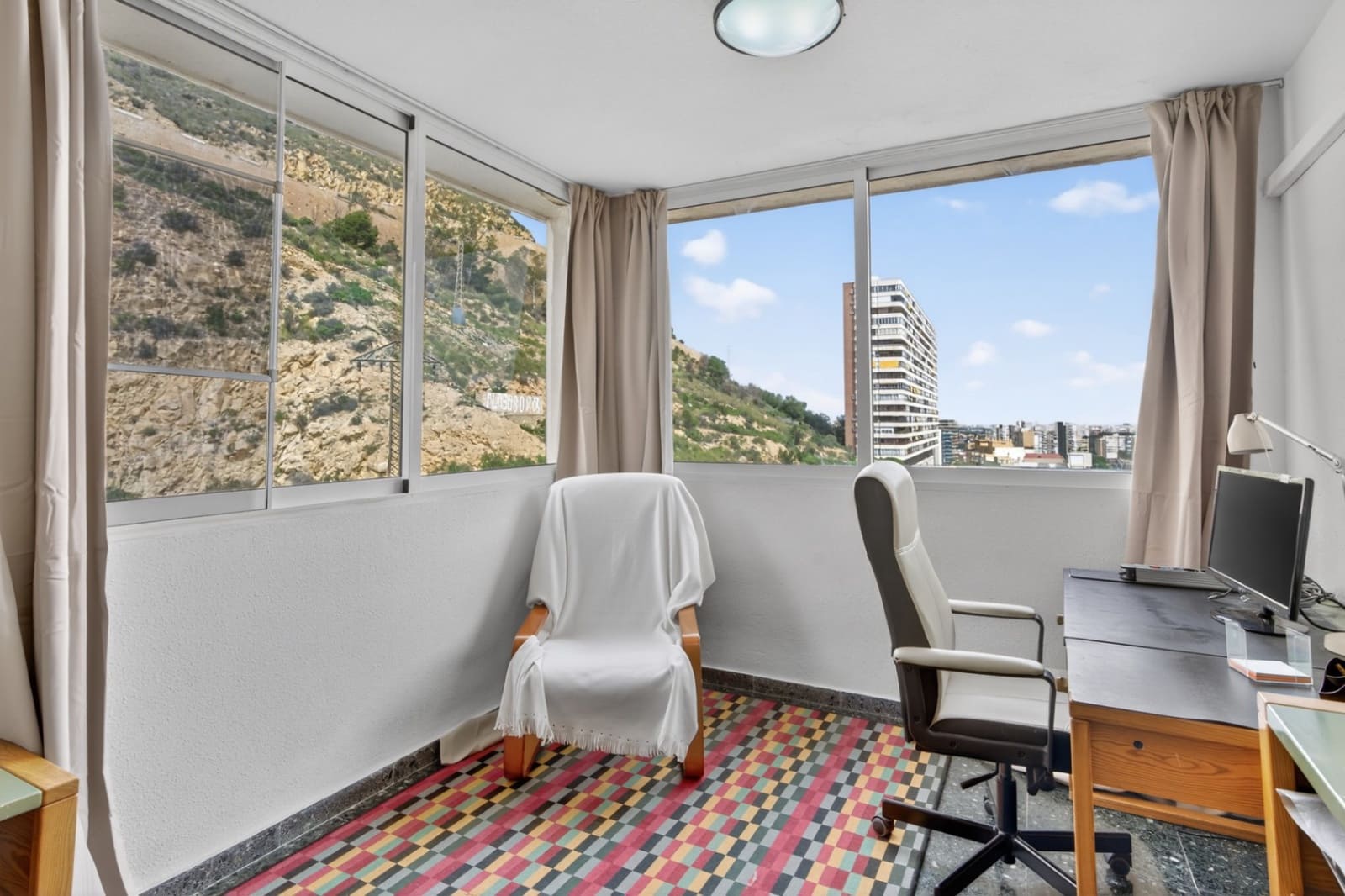 4 bedroom Apartment for sale in Alicante / Alacant city with garage - € 498,000 (Ref: 9617123)