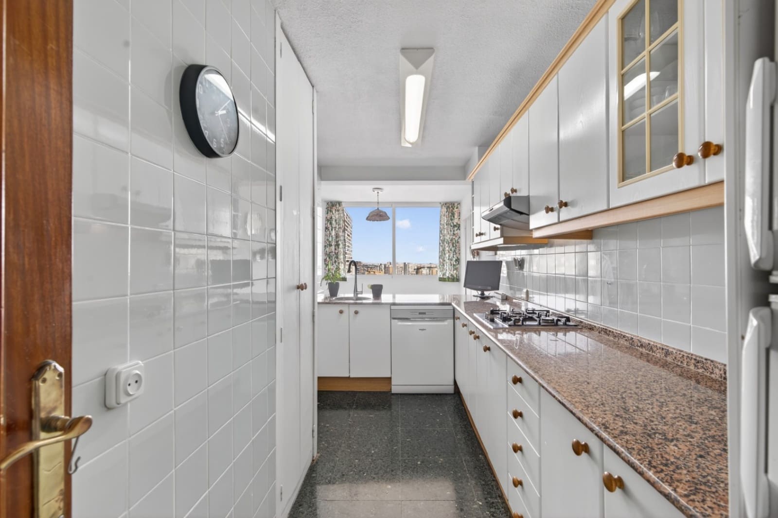 4 bedroom Apartment for sale in Alicante / Alacant city with garage - € 498,000 (Ref: 9617123)