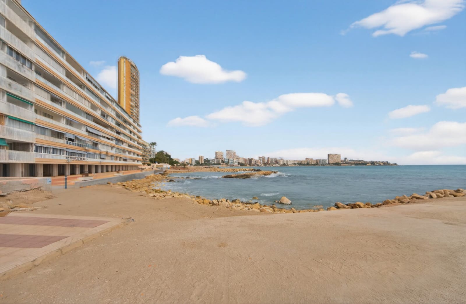 4 bedroom Apartment for sale in Alicante / Alacant city with garage - € 498,000 (Ref: 9617123)