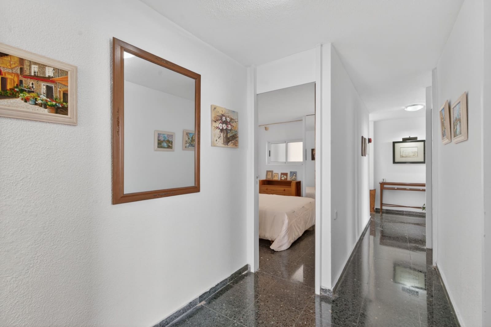 4 bedroom Apartment for sale in Alicante / Alacant city with garage - € 498,000 (Ref: 9617123)