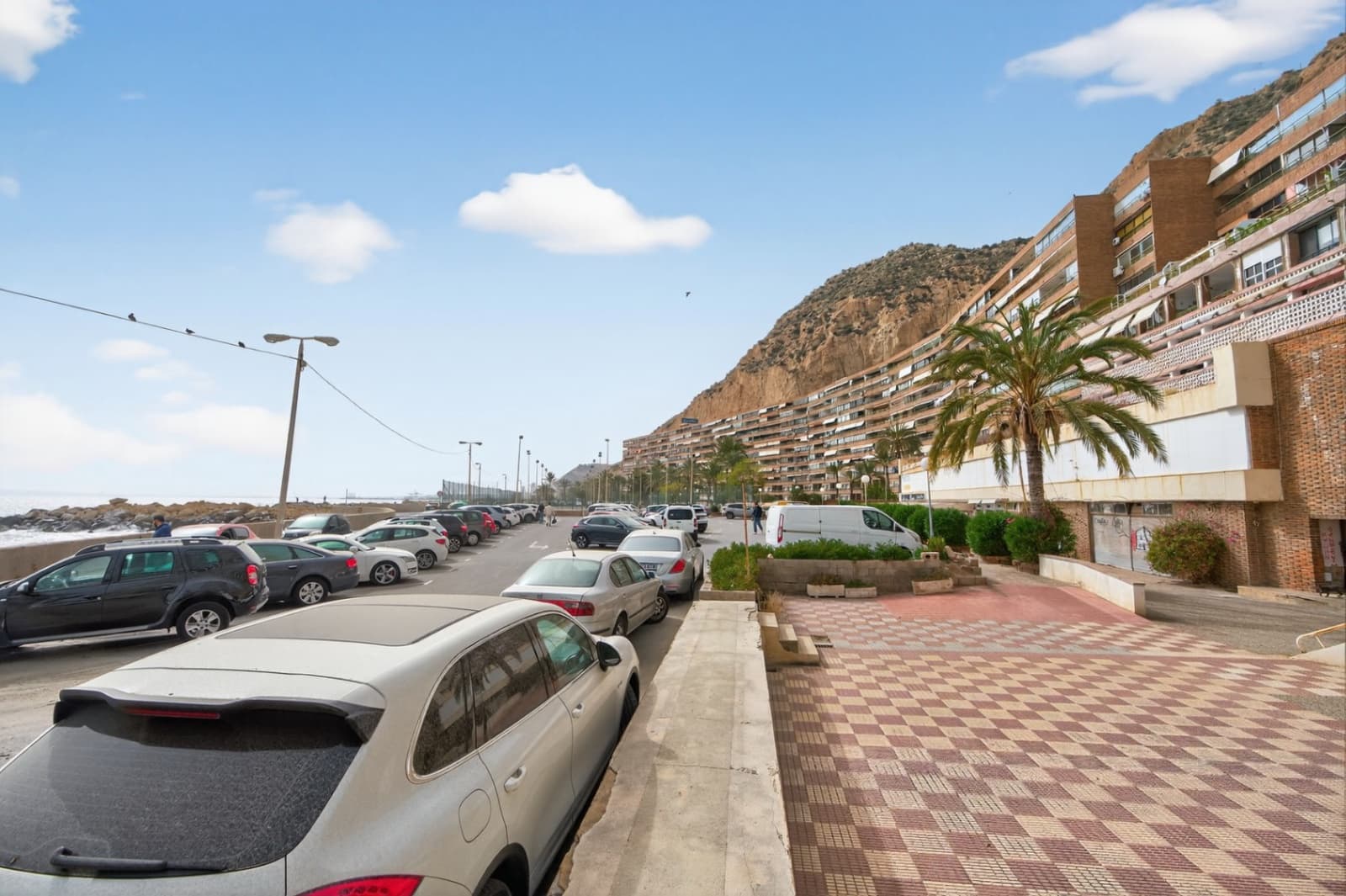 4 bedroom Apartment for sale in Alicante / Alacant city with garage - € 498,000 (Ref: 9617123)