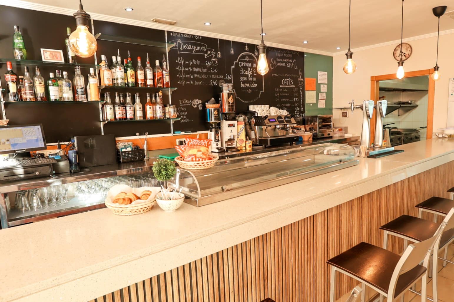 Kommersiell til leie i Santa Pola - € 1 280 (Ref: 9626602)