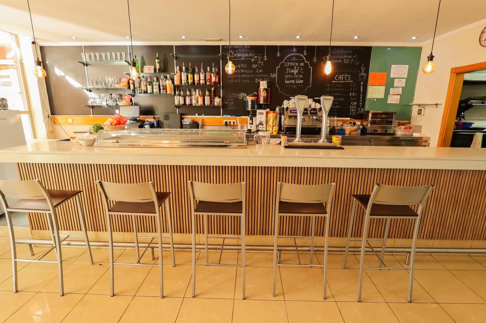 Kommersiell til leie i Santa Pola - € 1 280 (Ref: 9626602)