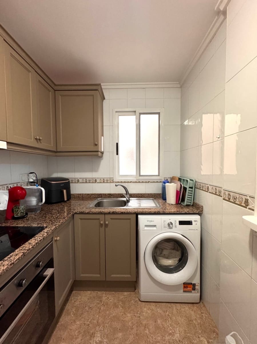 2 slaapkamer Flat te koop in Torrevieja - € 129.900 (Ref: 9635163)