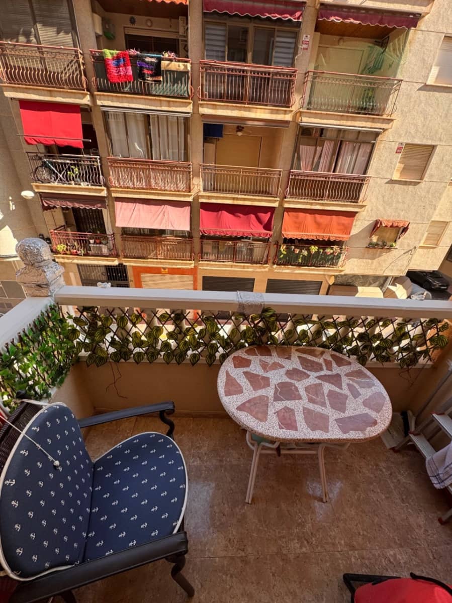 2 slaapkamer Flat te koop in Torrevieja - € 129.900 (Ref: 9635163)