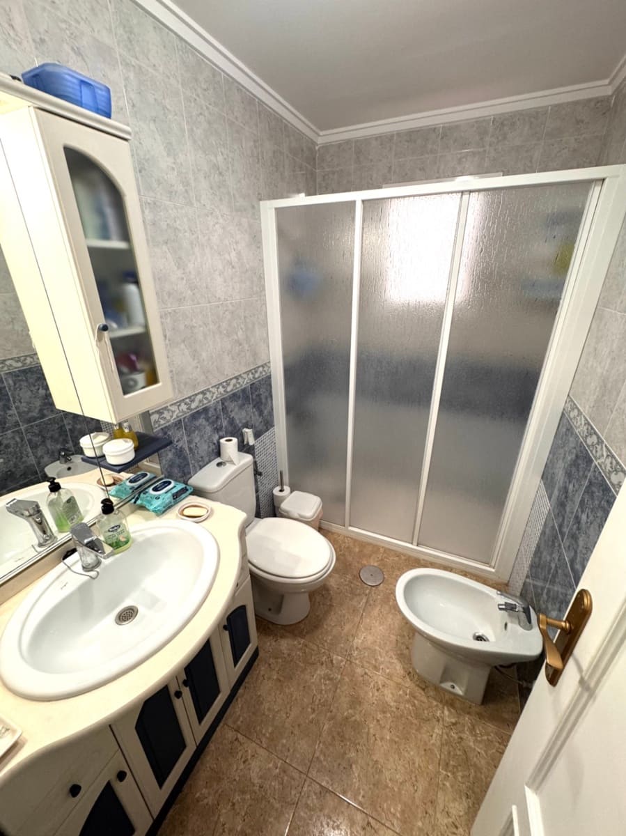 2 slaapkamer Flat te koop in Torrevieja - € 129.900 (Ref: 9635163)