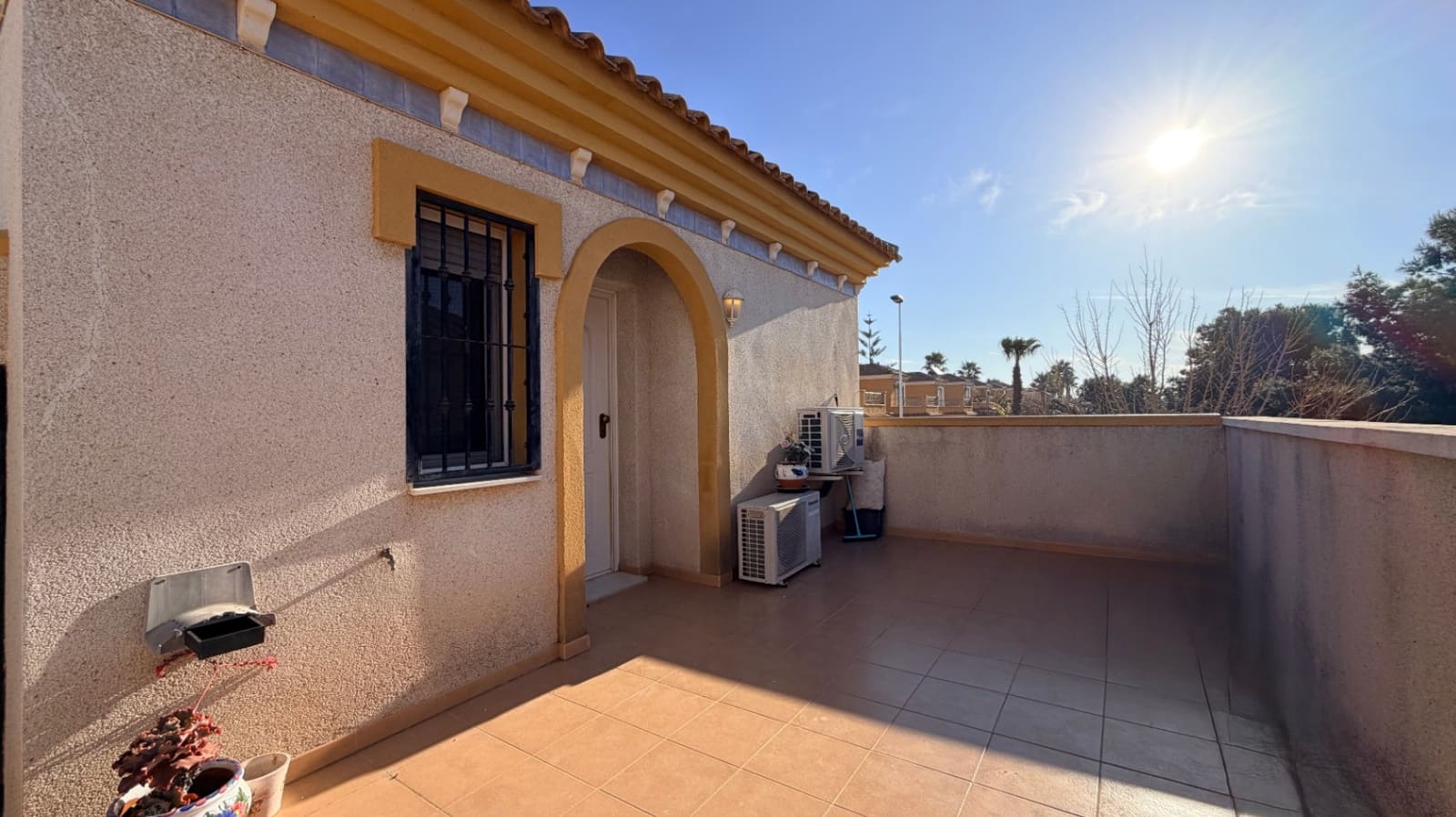 2 Zimmer Reihenhaus zu verkaufen in Torrevieja mit Pool - 195.000 € (Ref: 9637996)