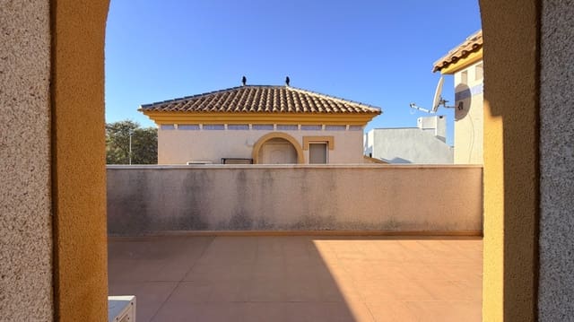 2 Zimmer Reihenhaus zu verkaufen in Torrevieja mit Pool - 195.000 € (Ref: 9637996)