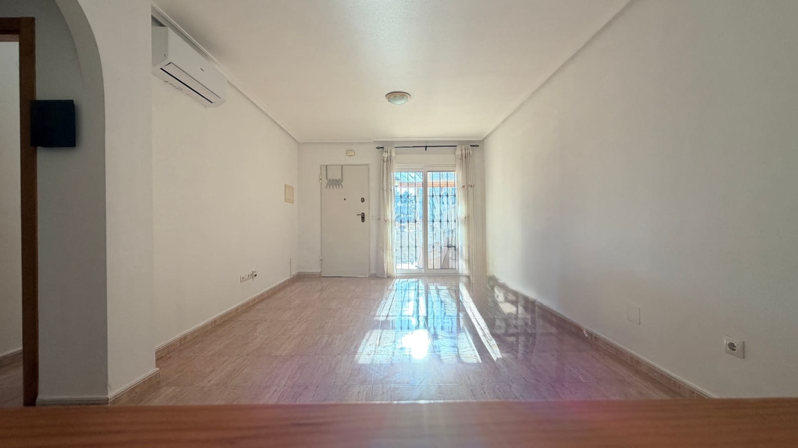 2 Zimmer Reihenhaus zu verkaufen in Torrevieja mit Pool - 195.000 € (Ref: 9637996)