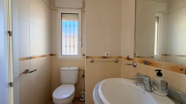 2 Zimmer Reihenhaus zu verkaufen in Torrevieja mit Pool - 195.000 € (Ref: 9637996)