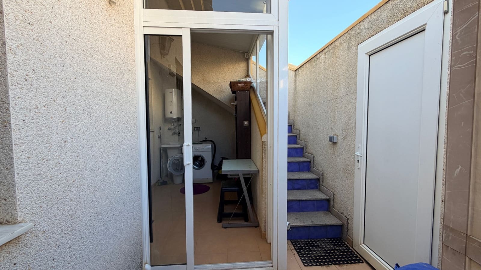 2 Zimmer Reihenhaus zu verkaufen in Torrevieja mit Pool - 195.000 € (Ref: 9637996)