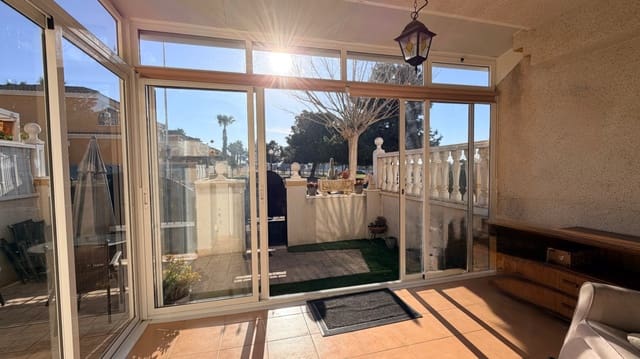 2 Zimmer Reihenhaus zu verkaufen in Torrevieja mit Pool - 195.000 € (Ref: 9637996)