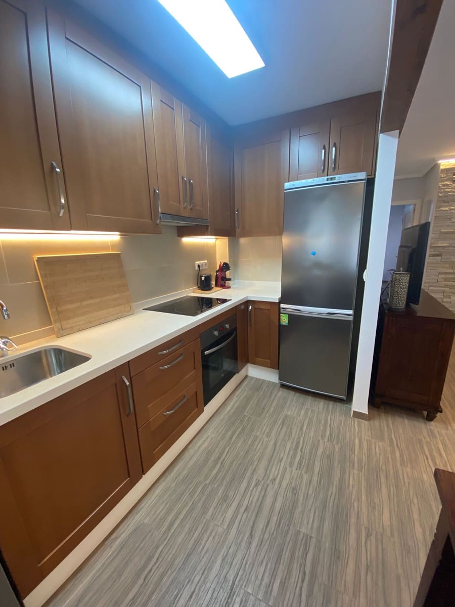 Apartamento de 2 habitaciones en Santa Pola en alquiler - 900 € (Ref: 9671279)