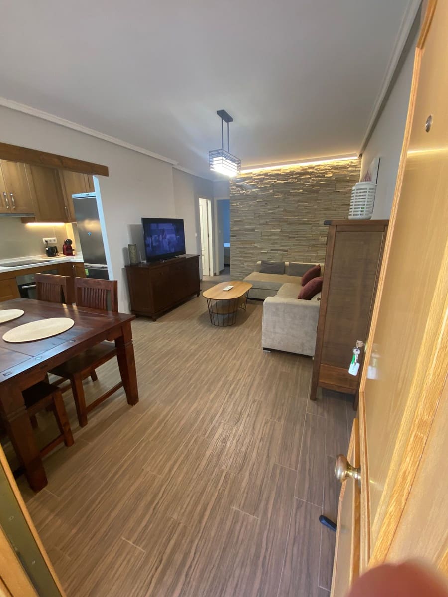 Apartamento de 2 habitaciones en Santa Pola en alquiler - 900 € (Ref: 9671279)