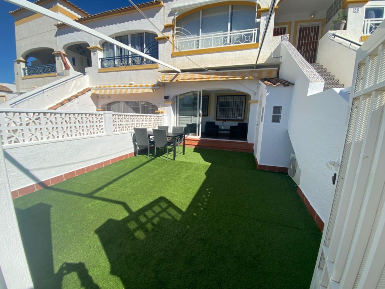 Apartamento de 2 habitaciones en Santa Pola en alquiler - 900 € (Ref: 9671279)