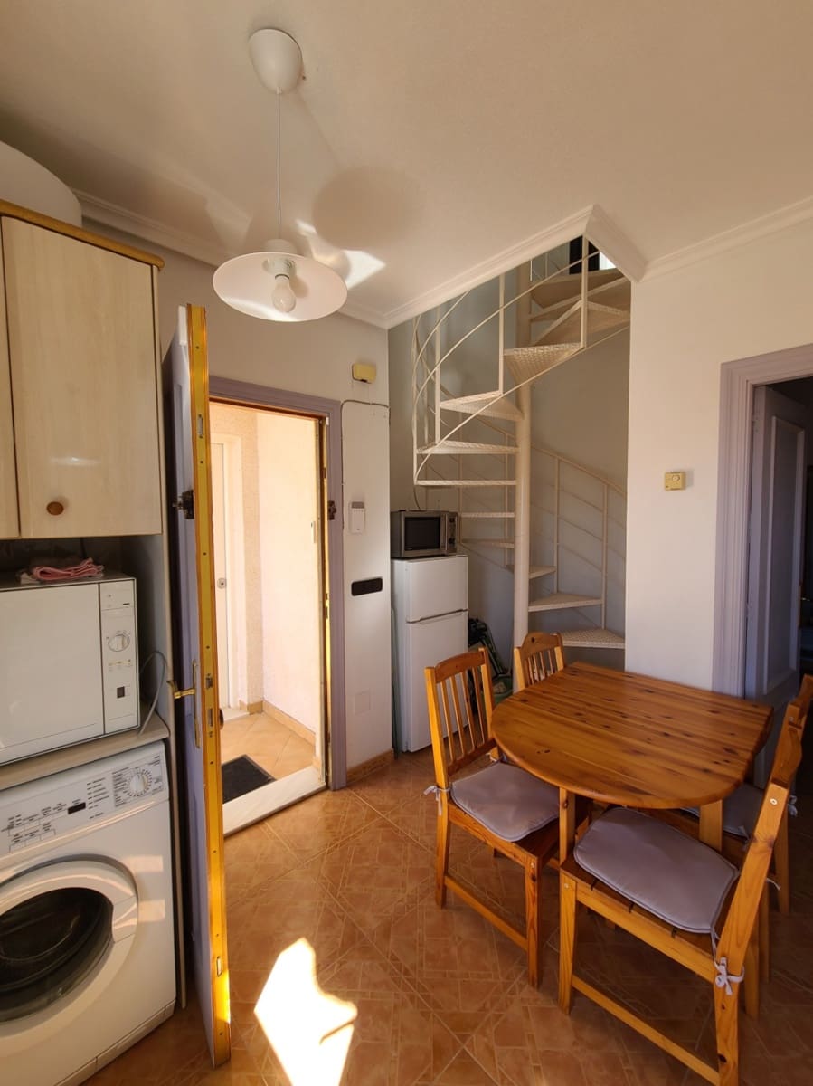 Bungalow à louer à Playa Flamenca avec piscine - 780 € (Ref: 9678208)