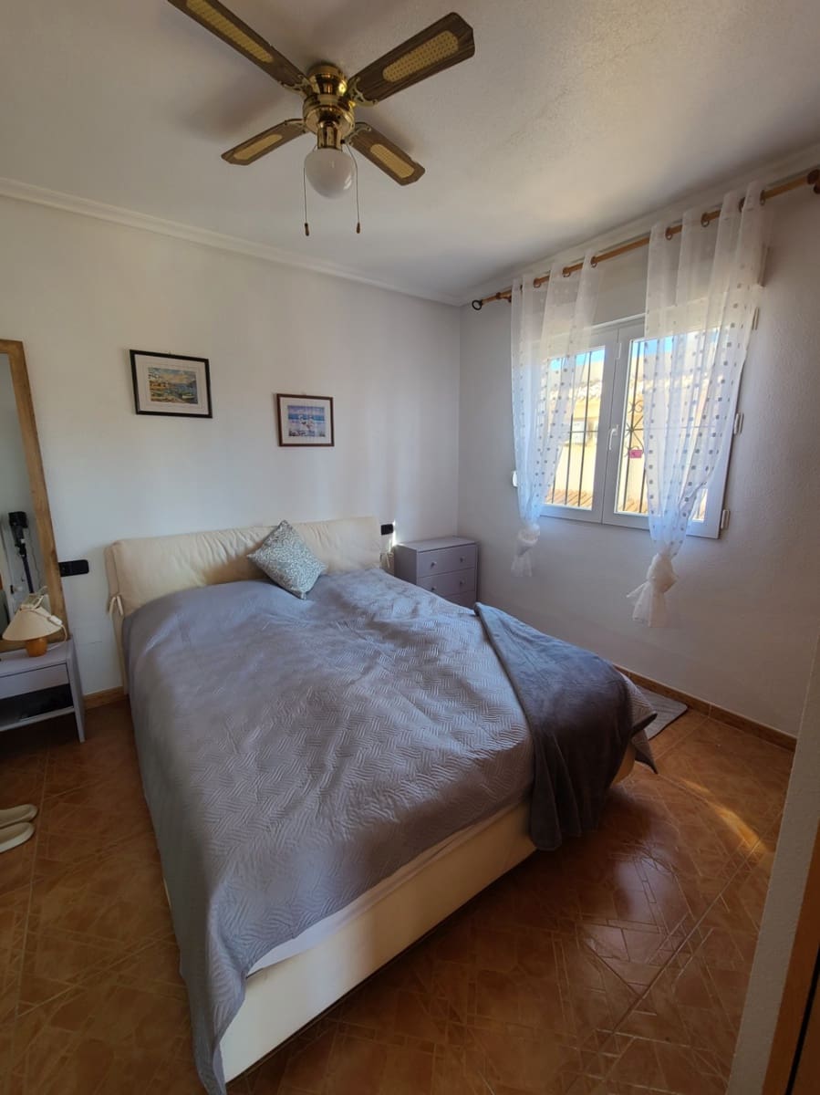 Bungalow à louer à Playa Flamenca avec piscine - 780 € (Ref: 9678208)