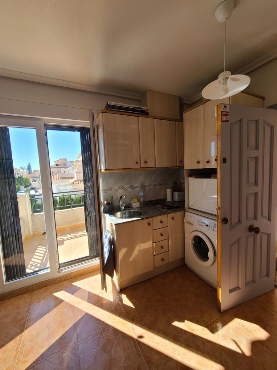 Bungalow à louer à Playa Flamenca avec piscine - 780 € (Ref: 9678208)