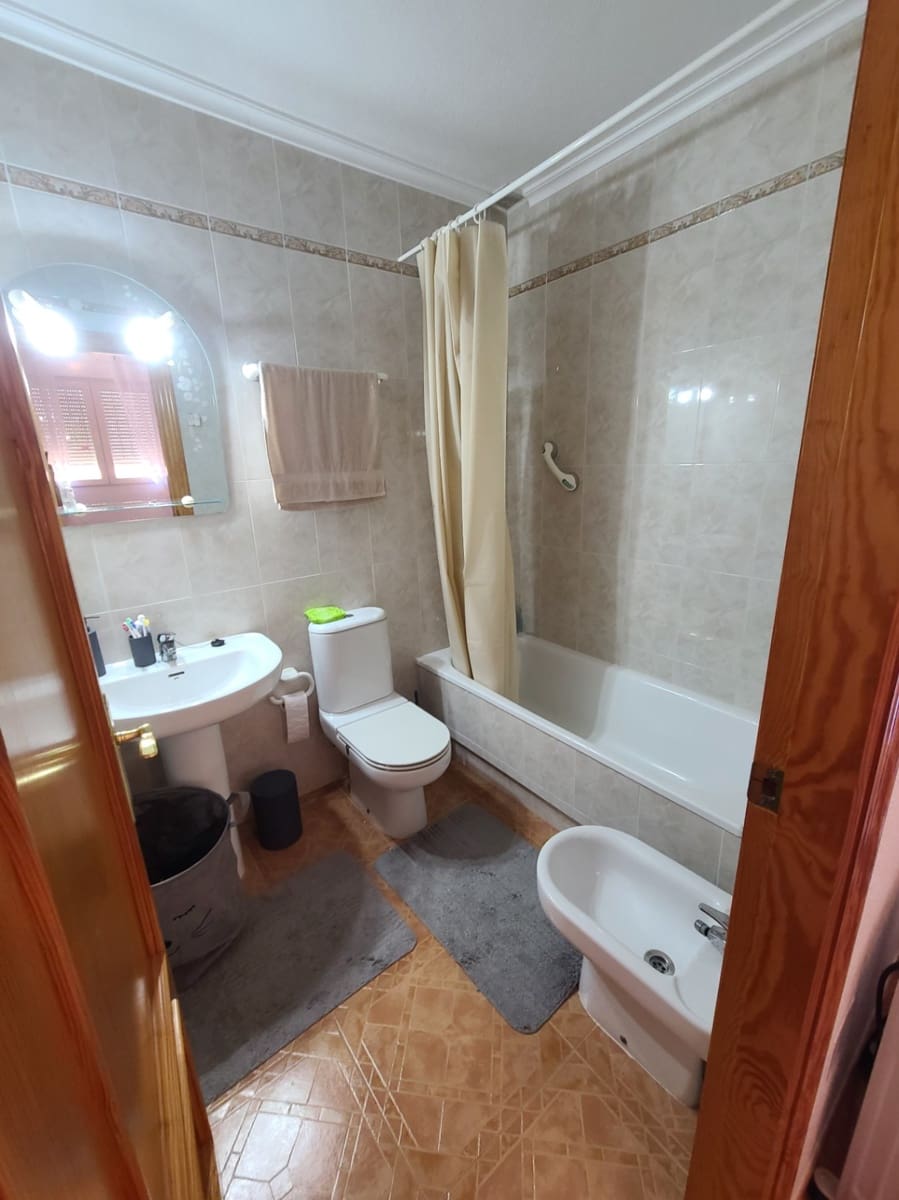 Bungalow à louer à Playa Flamenca avec piscine - 780 € (Ref: 9678208)