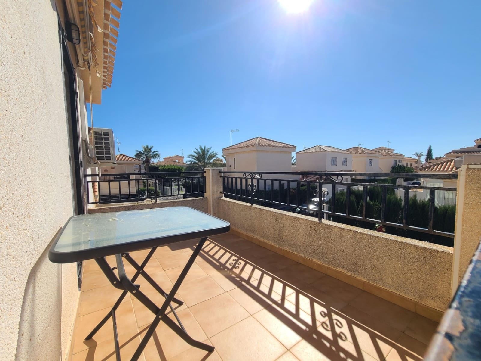 Bungalow à louer à Playa Flamenca avec piscine - 780 € (Ref: 9678208)