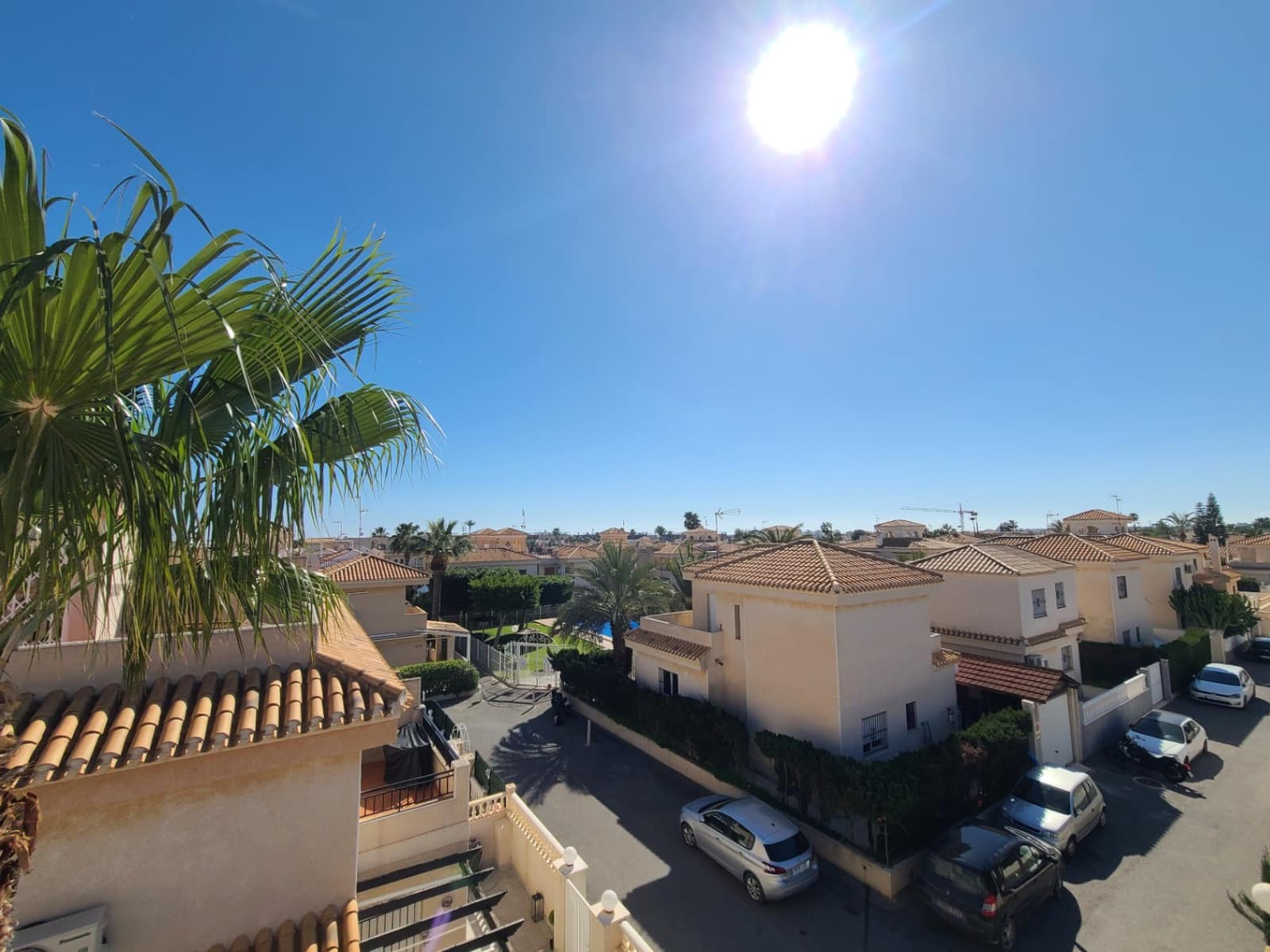 Bungalow à louer à Playa Flamenca avec piscine - 780 € (Ref: 9678208)