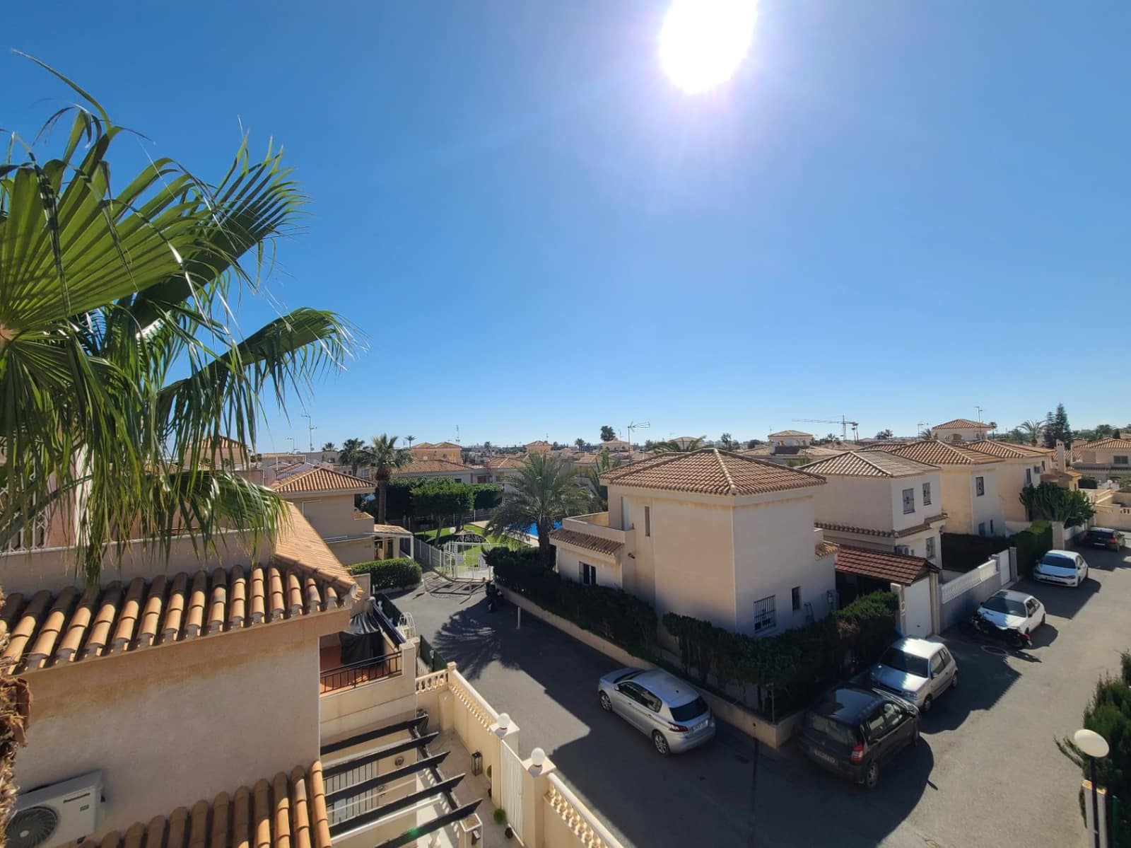 Bungalow à louer à Playa Flamenca avec piscine - 780 € (Ref: 9678208)