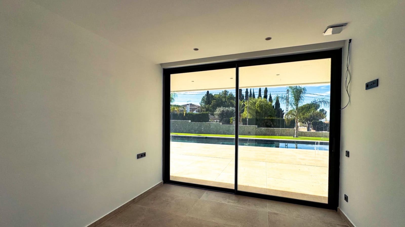 3 bedroom Villa for sale in Busot with pool garage - € 850,000 (Ref: 9731502)