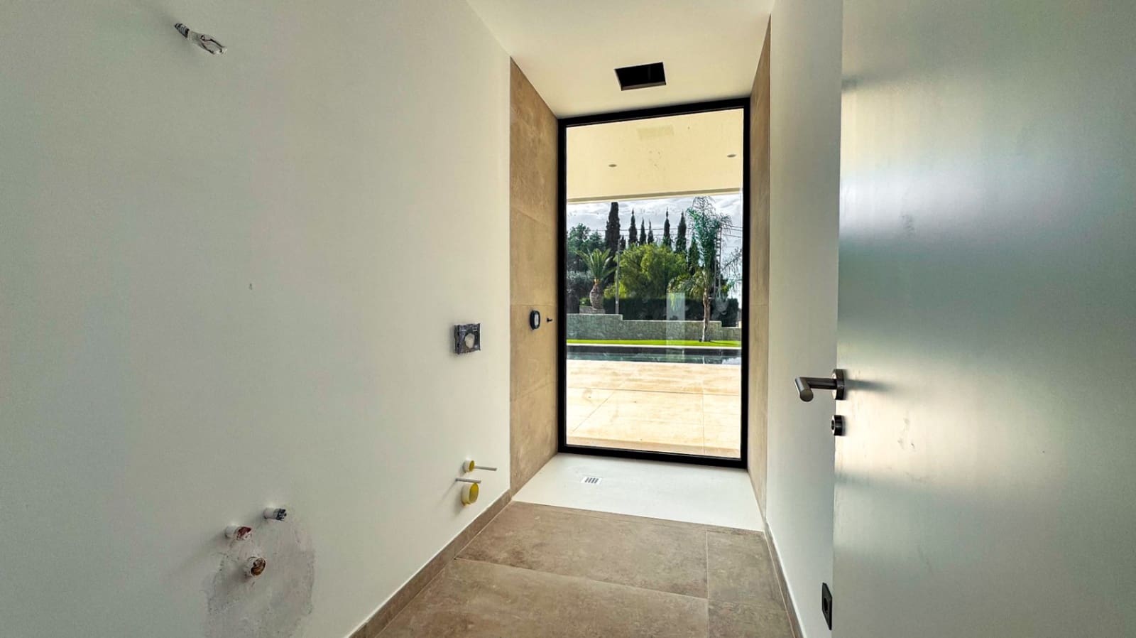 3 bedroom Villa for sale in Busot with pool garage - € 850,000 (Ref: 9731502)