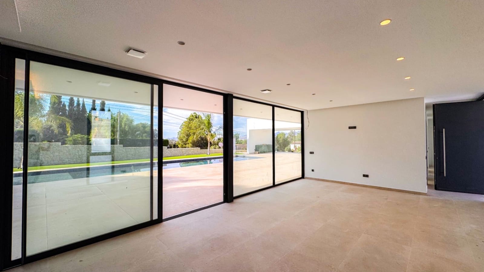 3 bedroom Villa for sale in Busot with pool garage - € 850,000 (Ref: 9731502)