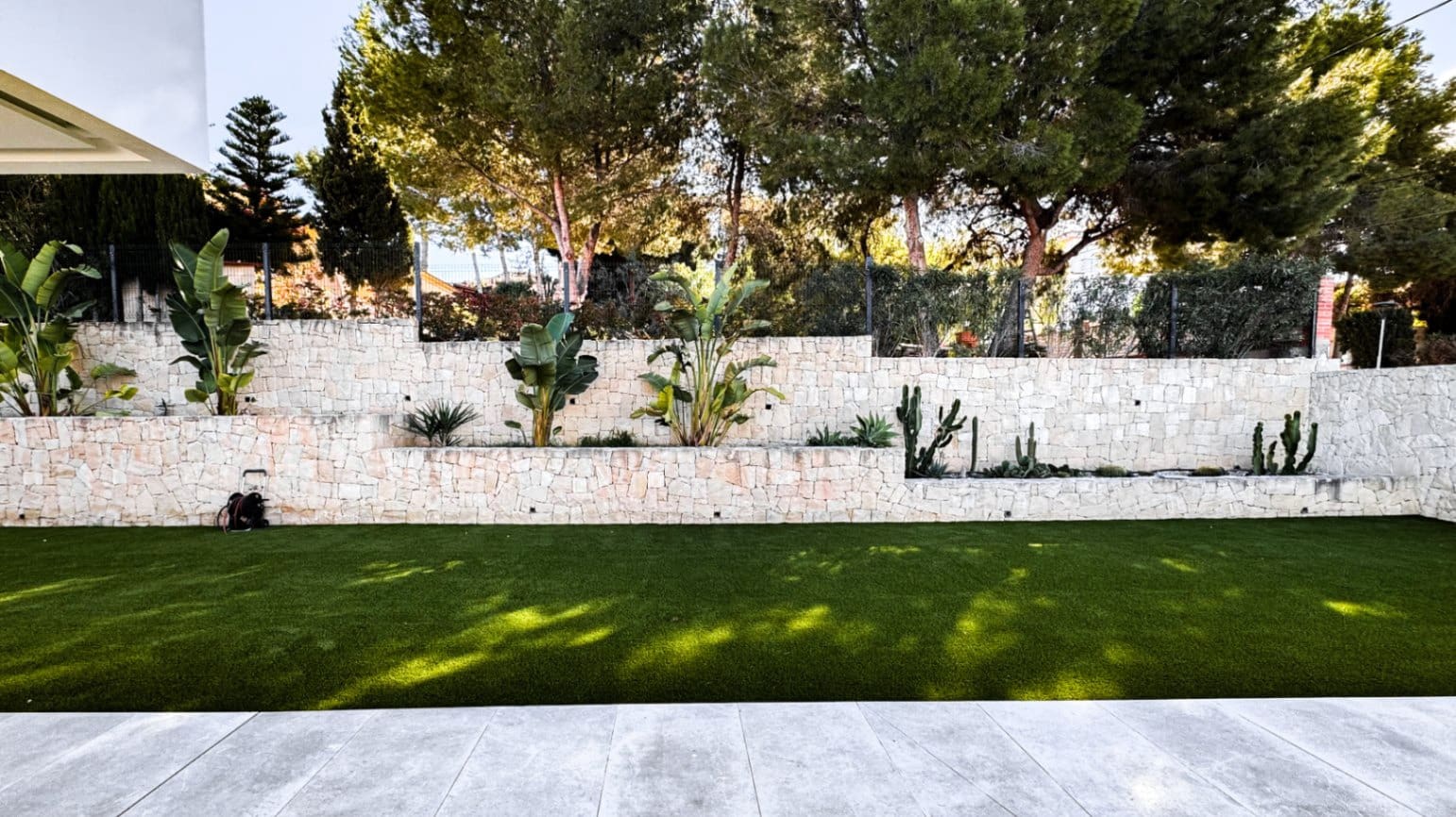 3 bedroom Villa for sale in Busot with pool garage - € 850,000 (Ref: 9731502)