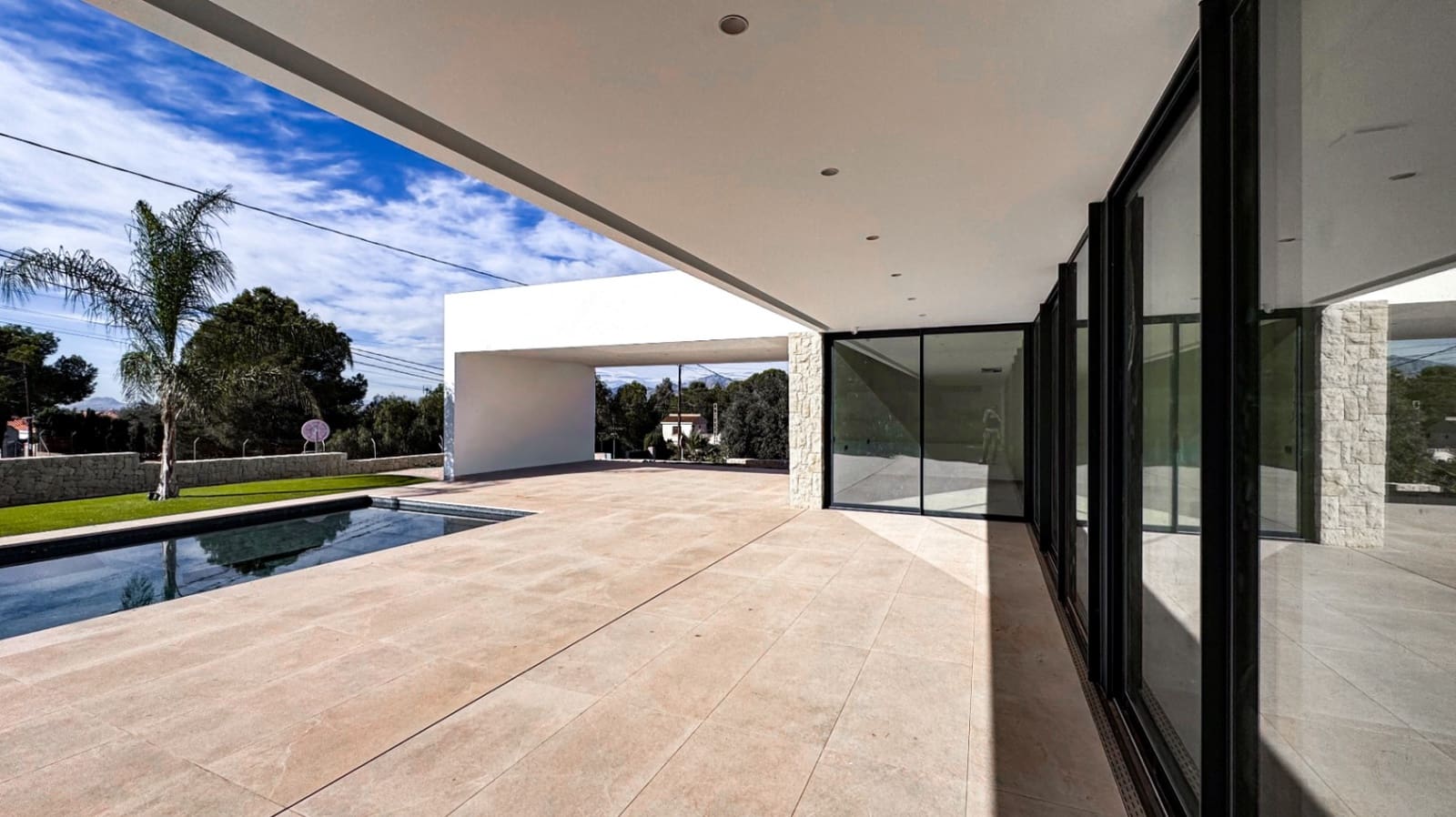 3 bedroom Villa for sale in Busot with pool garage - € 850,000 (Ref: 9731502)