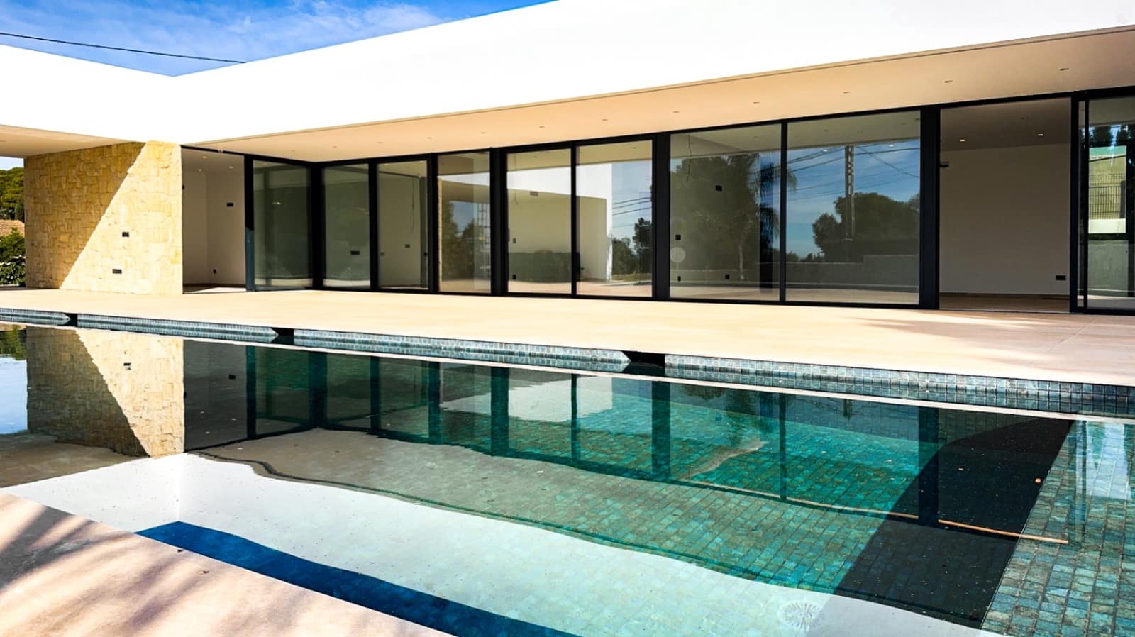 3 bedroom Villa for sale in Busot with pool garage - € 850,000 (Ref: 9731502)