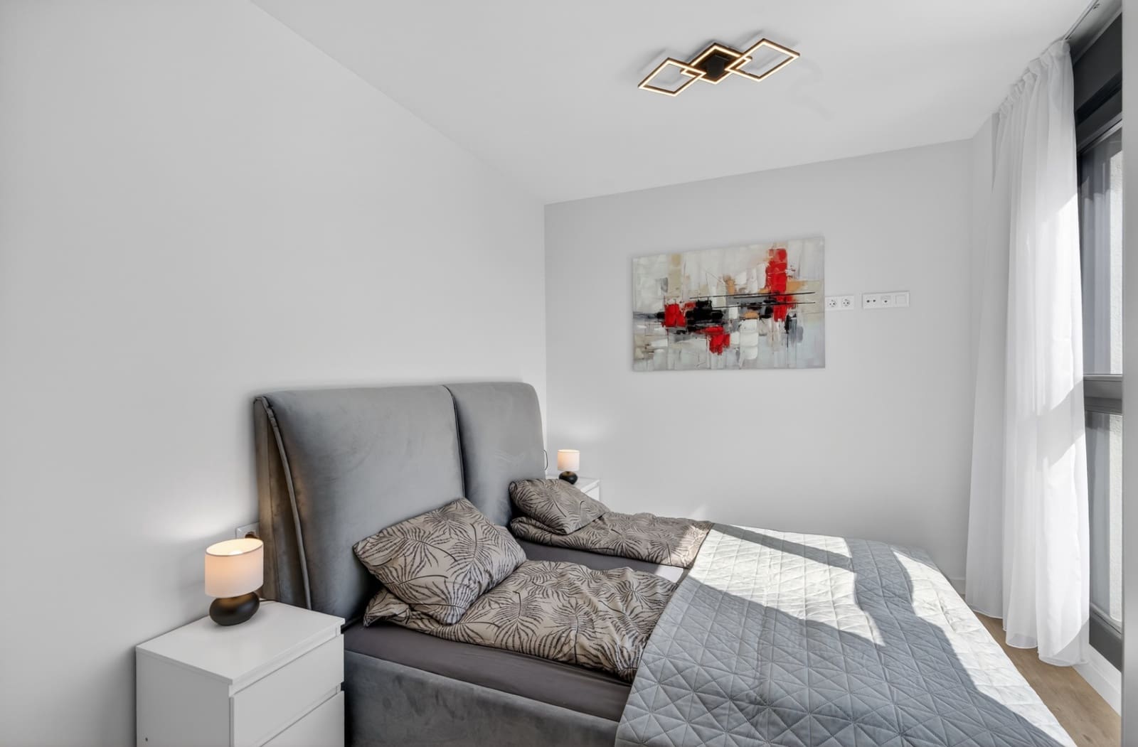 Apartamento de 3 habitaciones en Alicante / Alacant ciudad en alquiler con piscina garaje - 1.600 € (Ref: 9751102)