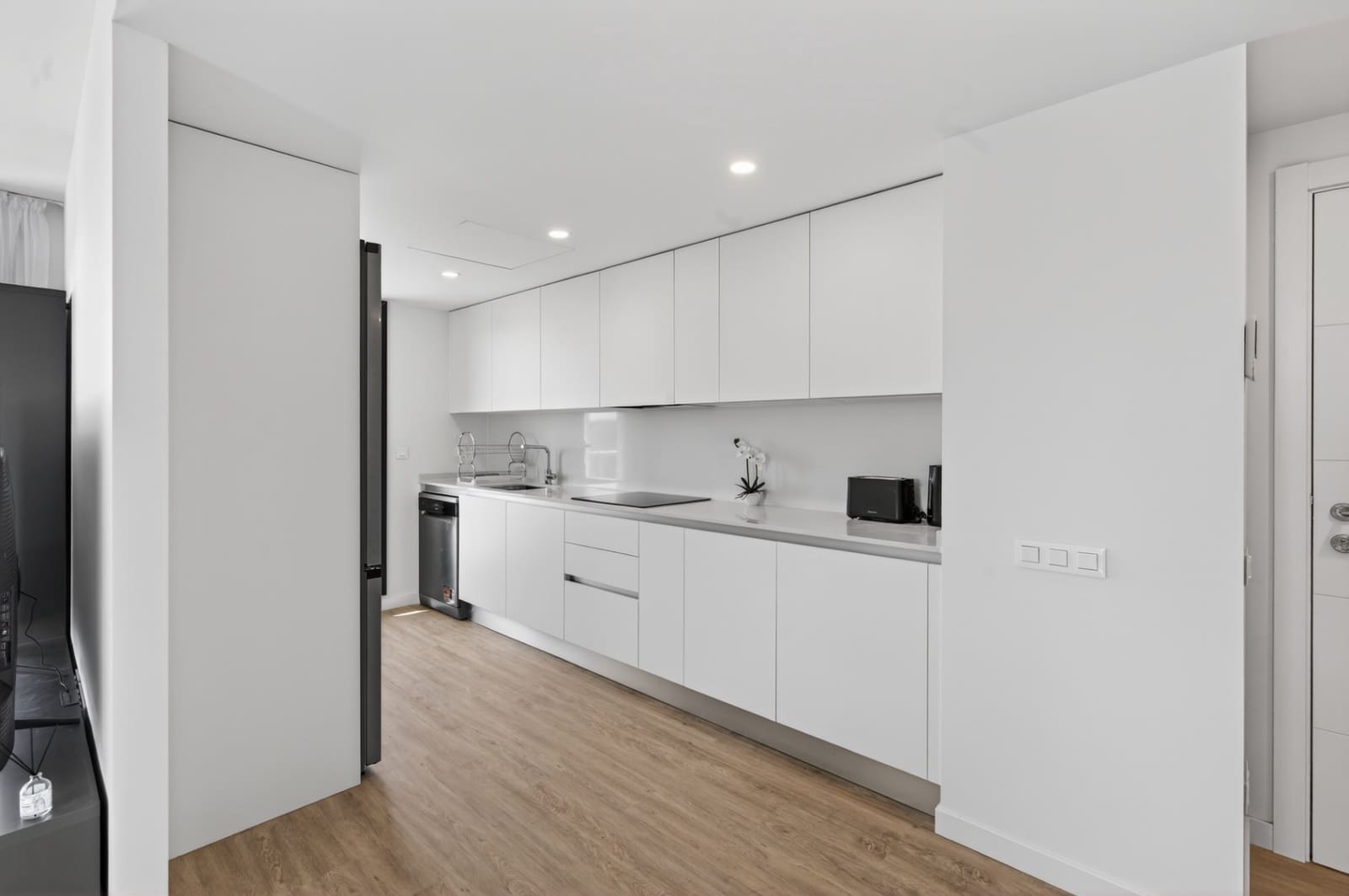 Apartamento de 3 habitaciones en Alicante / Alacant ciudad en alquiler con piscina garaje - 1.600 € (Ref: 9751102)