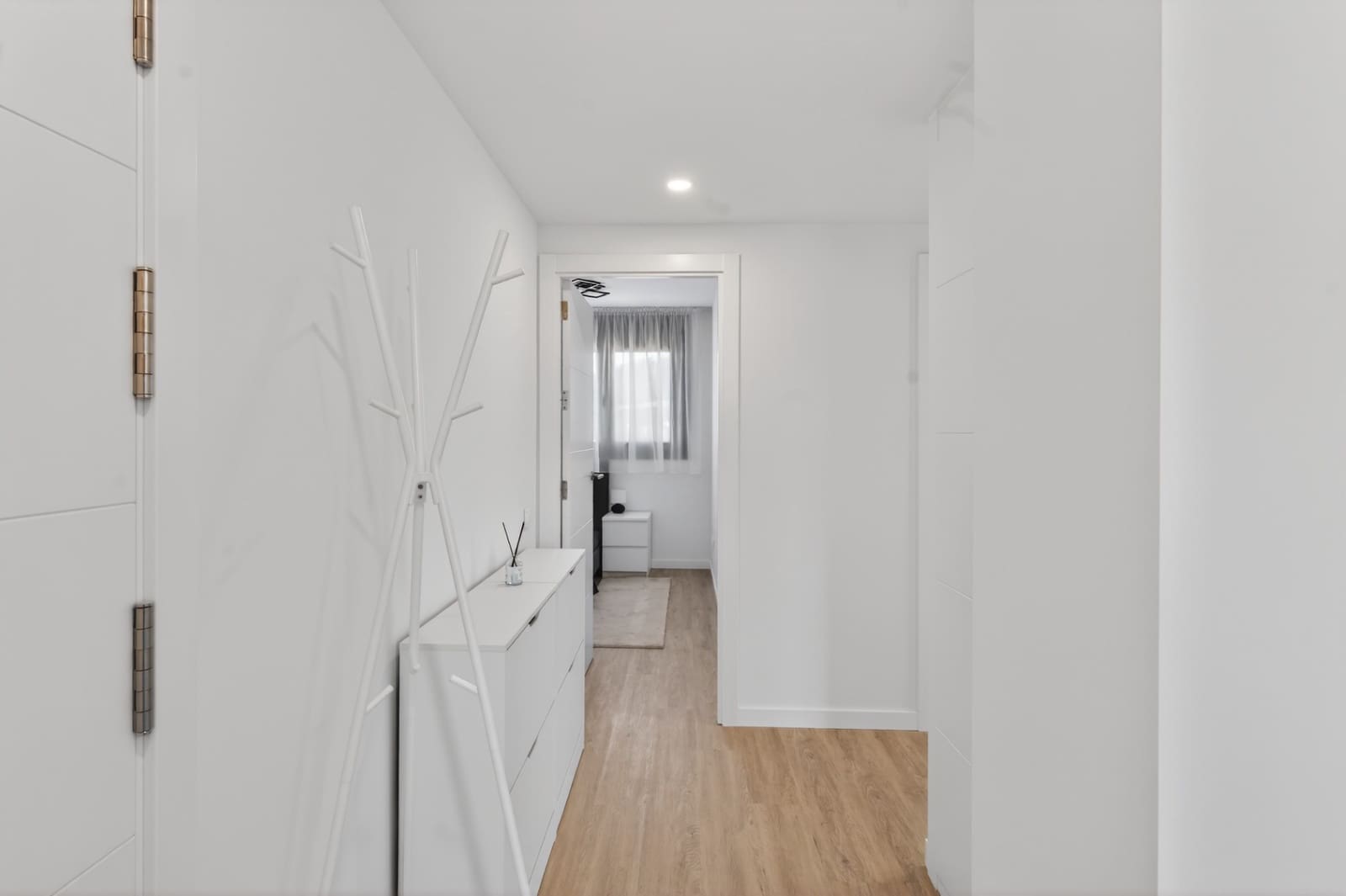 Apartamento de 3 habitaciones en Alicante / Alacant ciudad en alquiler con piscina garaje - 1.600 € (Ref: 9751102)