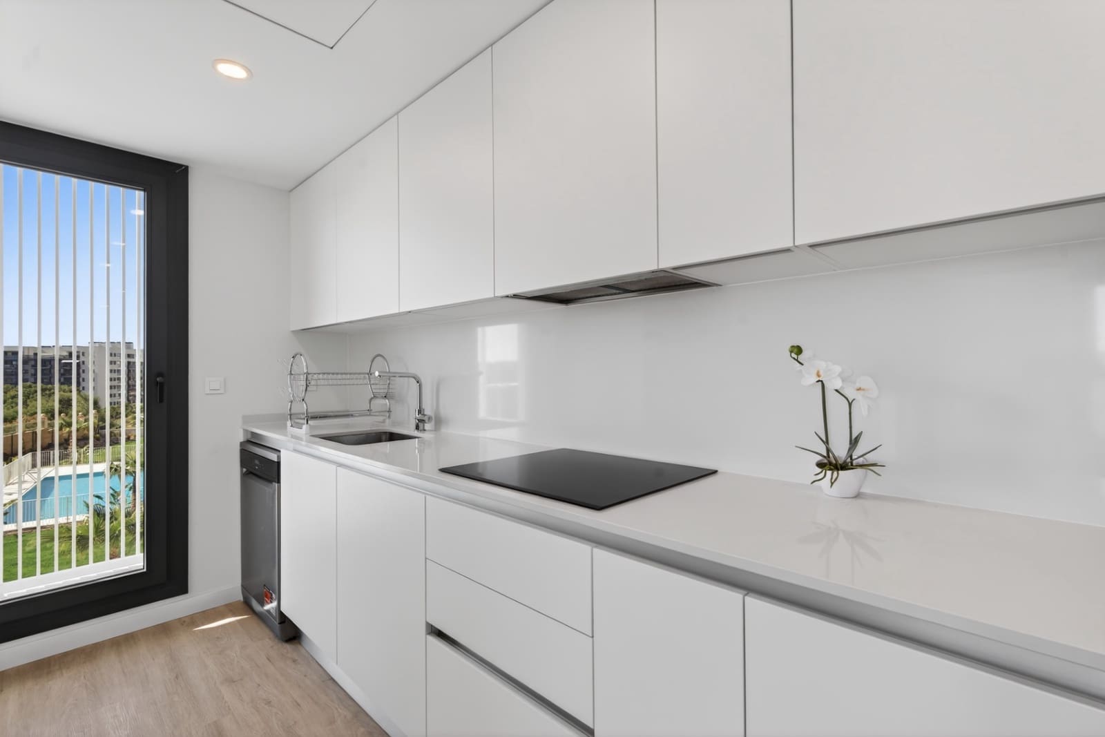 Apartamento de 3 habitaciones en Alicante / Alacant ciudad en alquiler con piscina garaje - 1.600 € (Ref: 9751102)