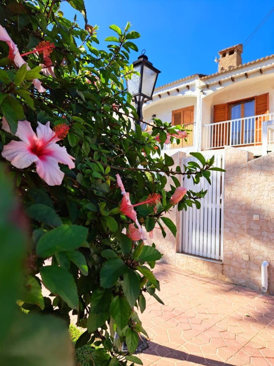 2 soverom Bungalow til leie i Gran Alacant med svømmebasseng - € 850 (Ref: 9944986)