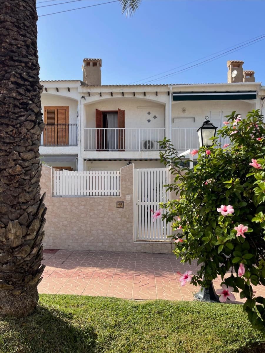 2 soverom Bungalow til leie i Gran Alacant med svømmebasseng - € 850 (Ref: 9944986)