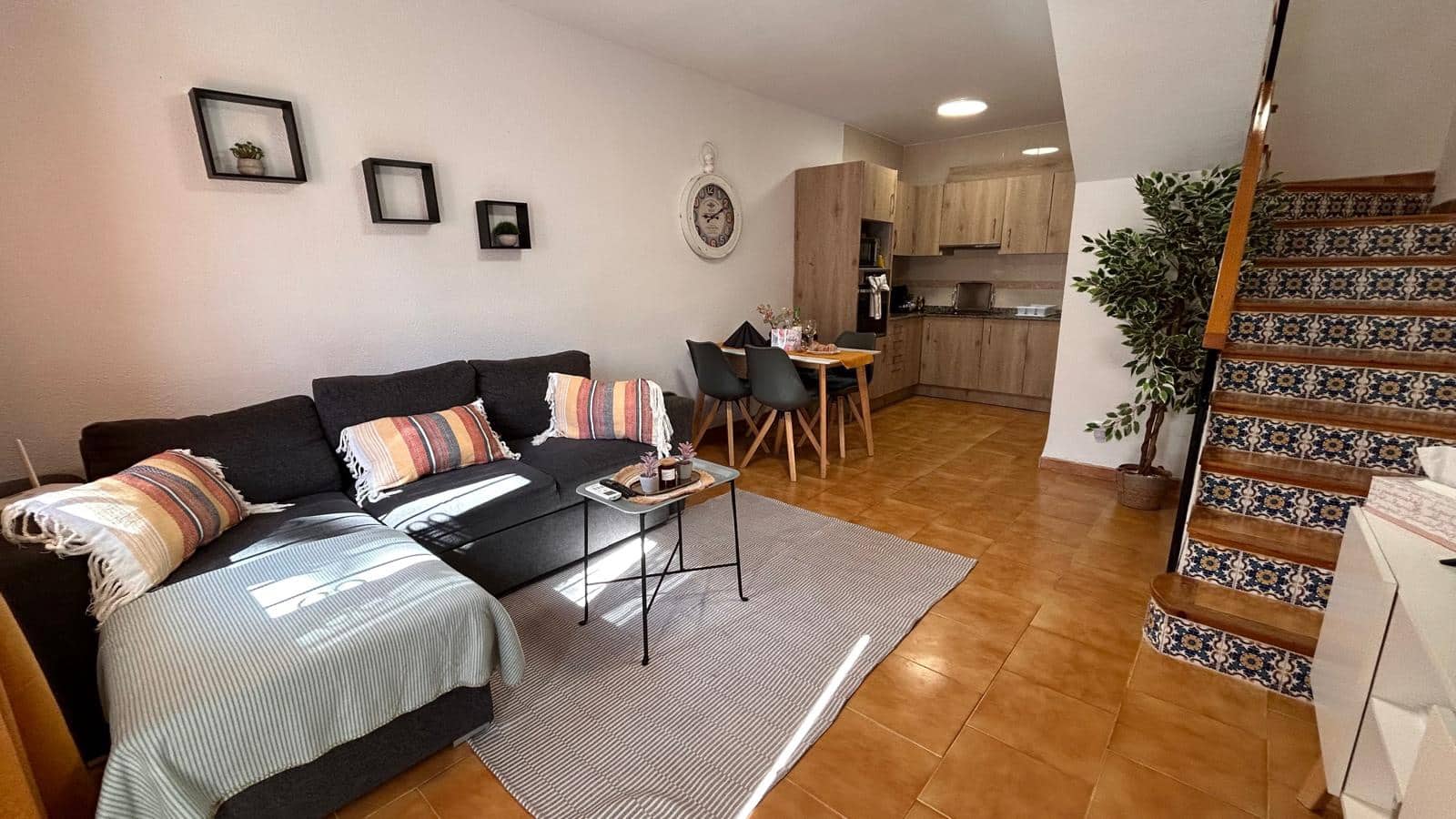 2 soverom Bungalow til leie i Gran Alacant med svømmebasseng - € 850 (Ref: 9944986)