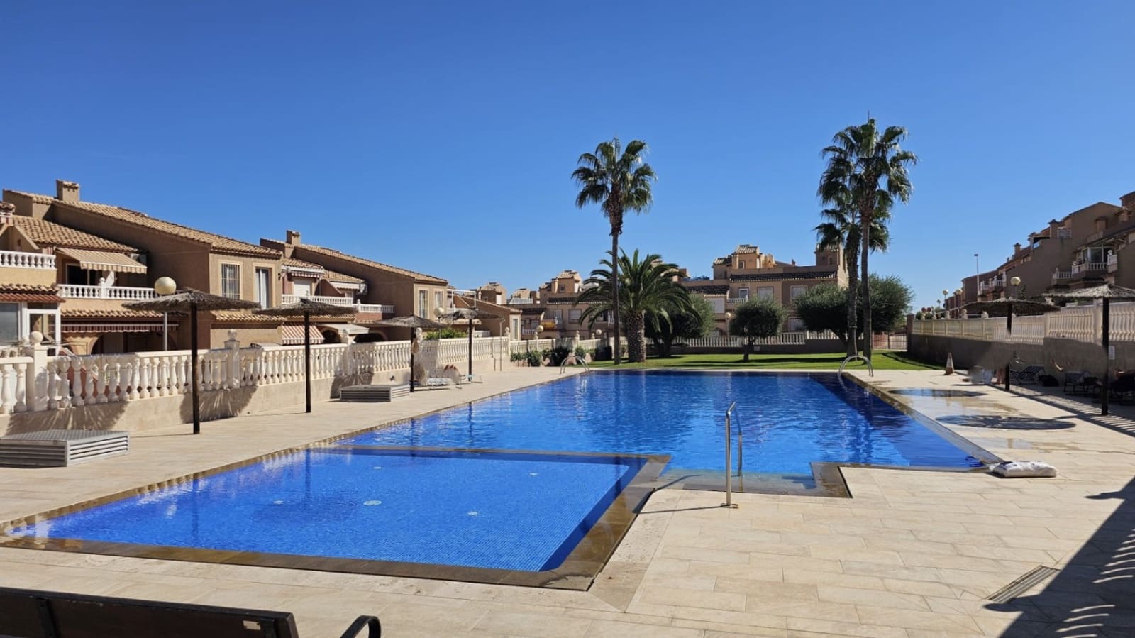 2 bedroom Apartment for sale in Gran Alacant with pool - € 199,000 (Ref: 9966034)