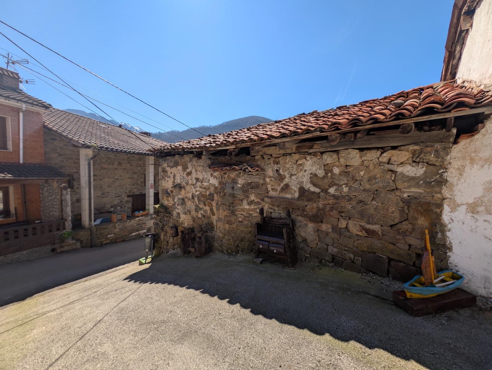 3 bedroom Villa for sale in Aller - € 18,300 (Ref: 10022625)