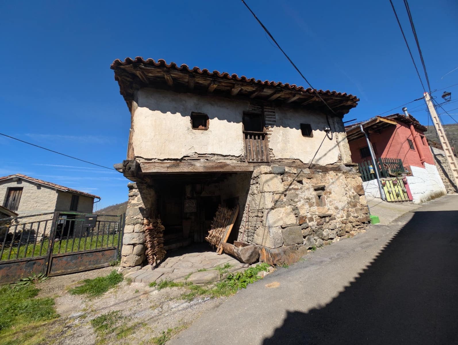 3 bedroom Villa for sale in Aller - € 18,300 (Ref: 10022625)