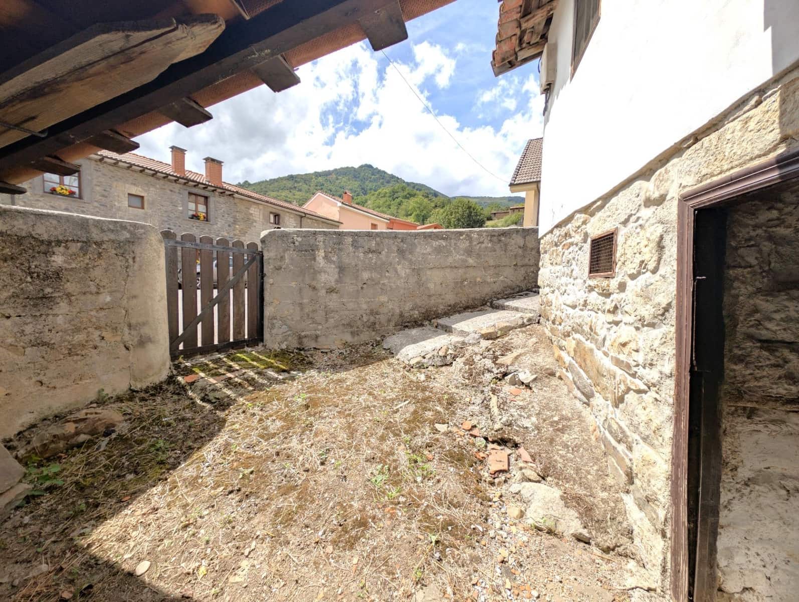 2 slaapkamer Huis te koop in Aller - € 29.300 (Ref: 10030709)