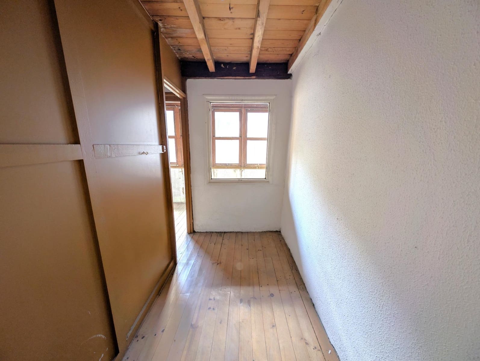 5 slaapkamer Huis te koop in Aller met garage - € 77.600 (Ref: 10041282)