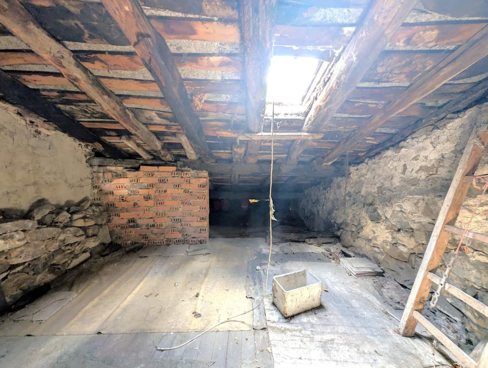 5 slaapkamer Huis te koop in Aller met garage - € 77.600 (Ref: 10041282)