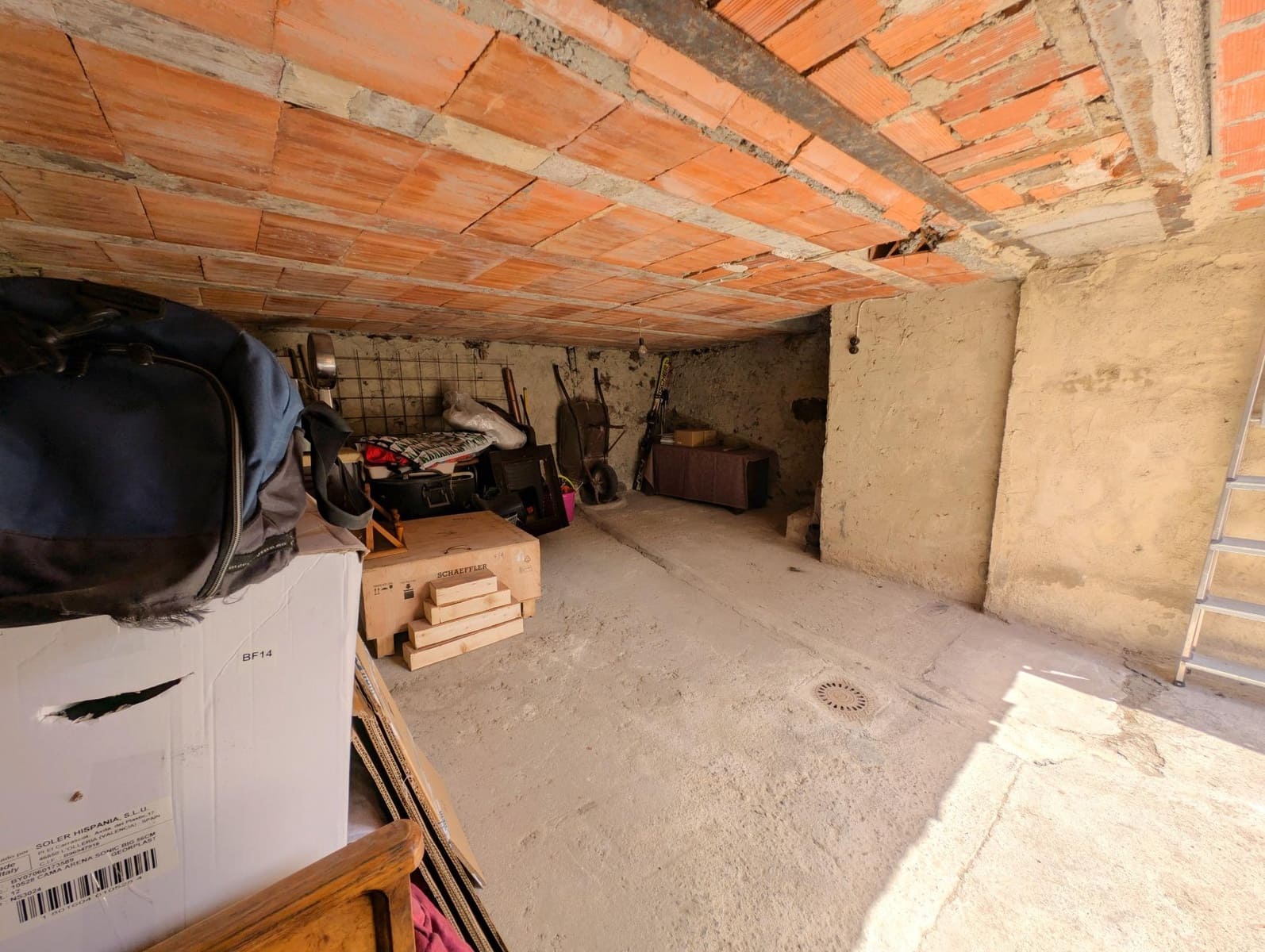 5 slaapkamer Huis te koop in Aller met garage - € 77.600 (Ref: 10041282)
