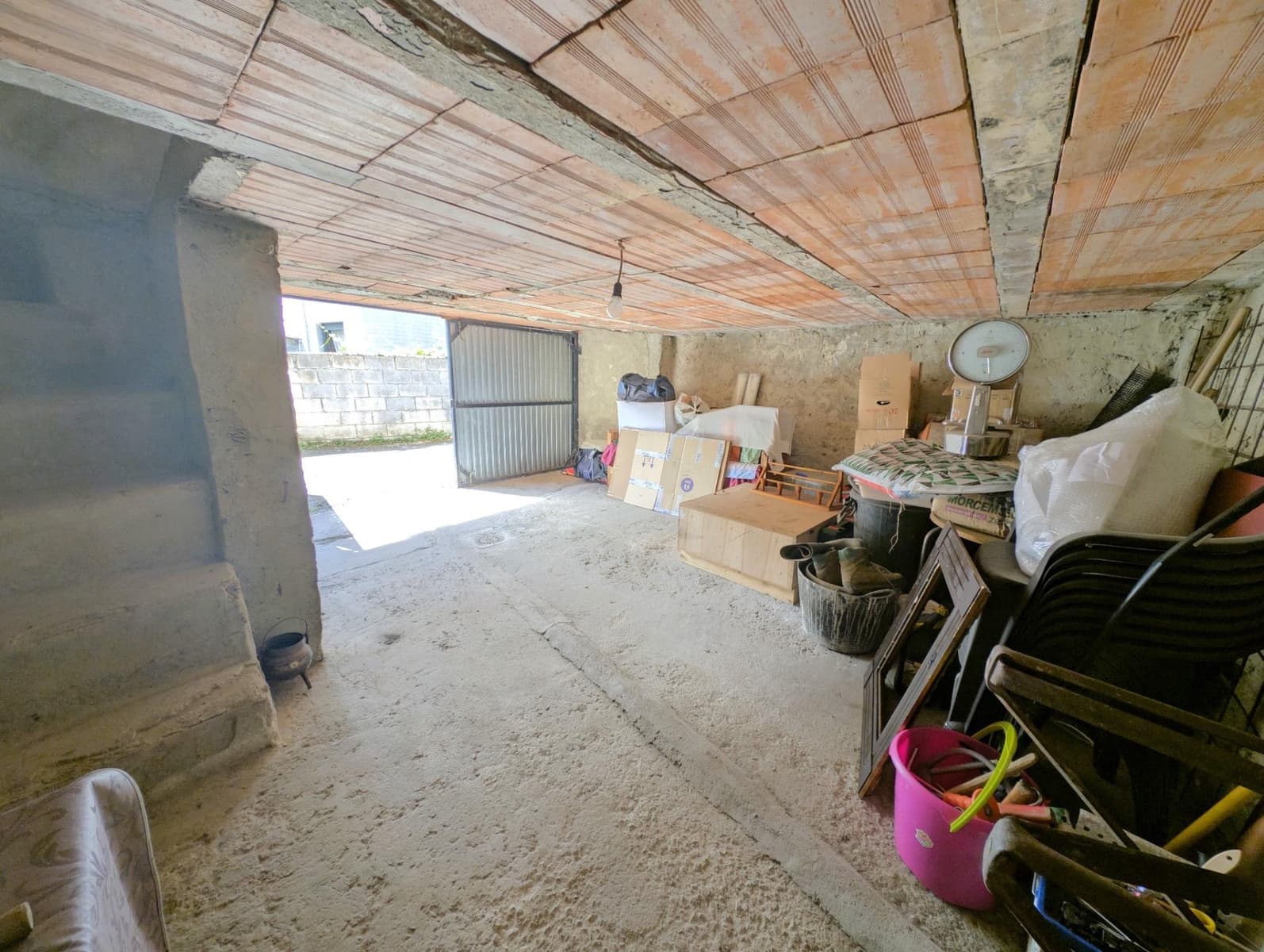 5 slaapkamer Huis te koop in Aller met garage - € 77.600 (Ref: 10041282)