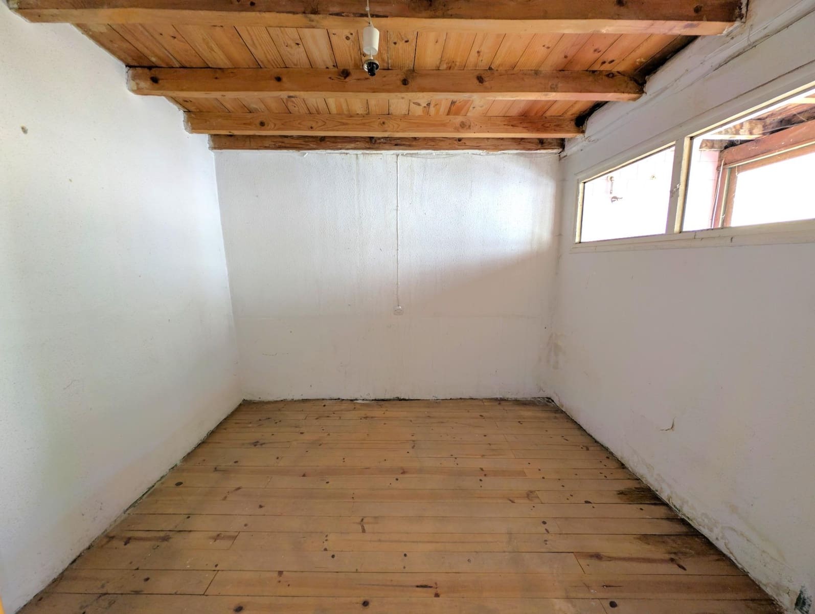 5 slaapkamer Huis te koop in Aller met garage - € 77.600 (Ref: 10041282)