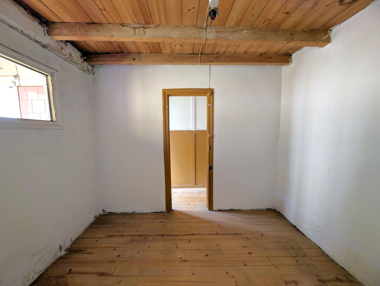 5 slaapkamer Huis te koop in Aller met garage - € 77.600 (Ref: 10041282)