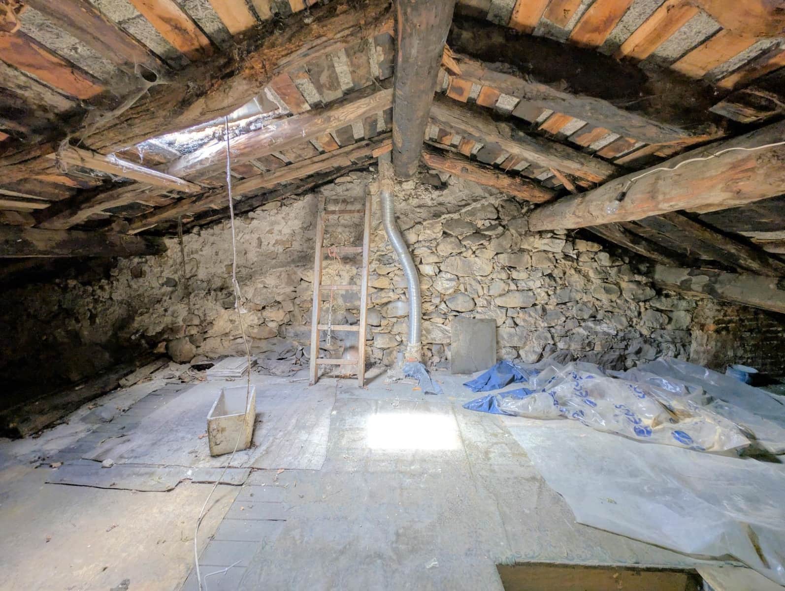 5 slaapkamer Huis te koop in Aller met garage - € 77.600 (Ref: 10041282)